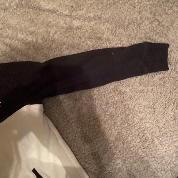 Hollister zip up, Size M, Like New - Picture 2 of 6